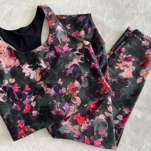 Reebok women’s workout set. Very cute